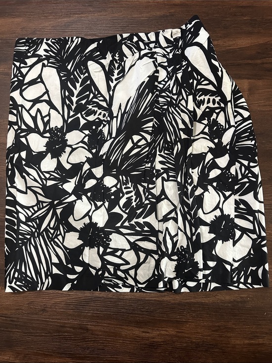 Lane Bryant Dresses & Skirts - Lane Bryant Black & White Floral Mini Skirt